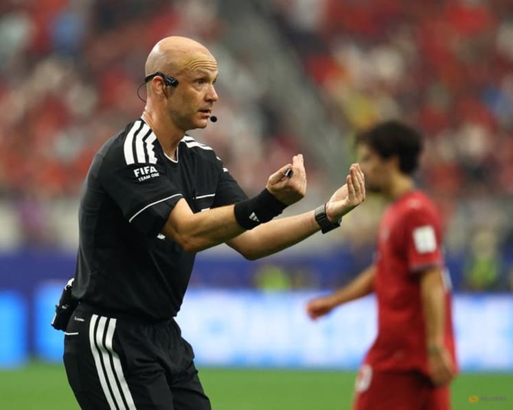 Anthony Taylor announces retirement from elite refereeing