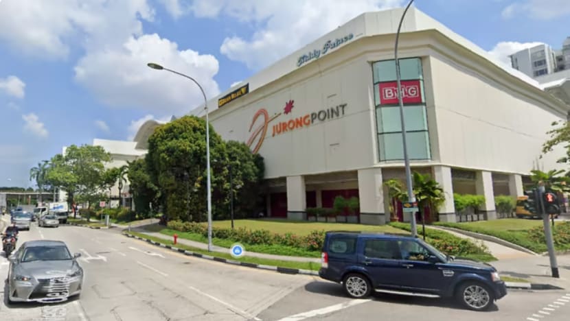 Lelaki dihukum penjara; bersubahat curi S$30,000 dari kiriman wang haram