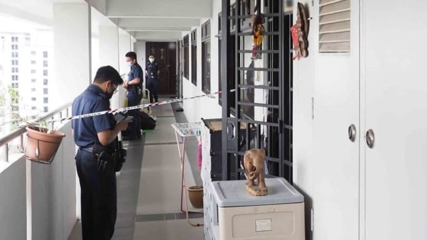 Bunuh bapa angkat di Sengkang: Reman wanita dilanjutkan 3 minggu lagi 