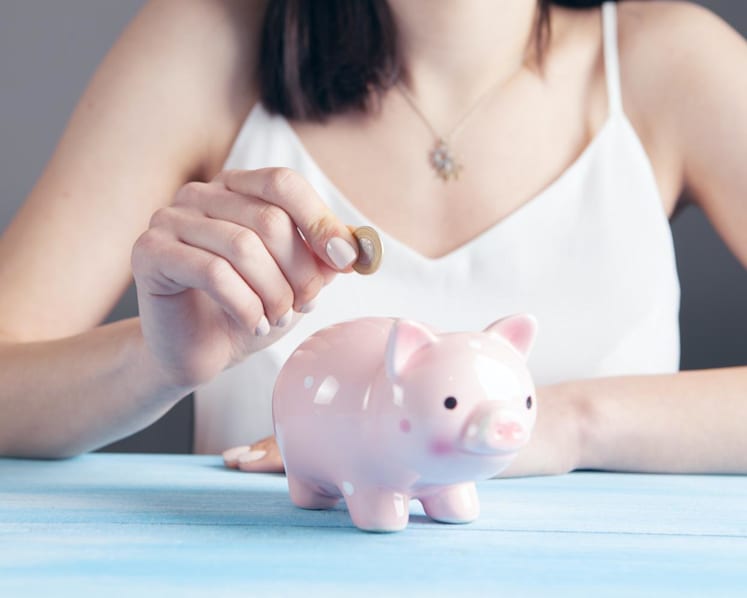  Explainer: Why are banks raising interest rates for savings deposits and should you open a new account to cash in?