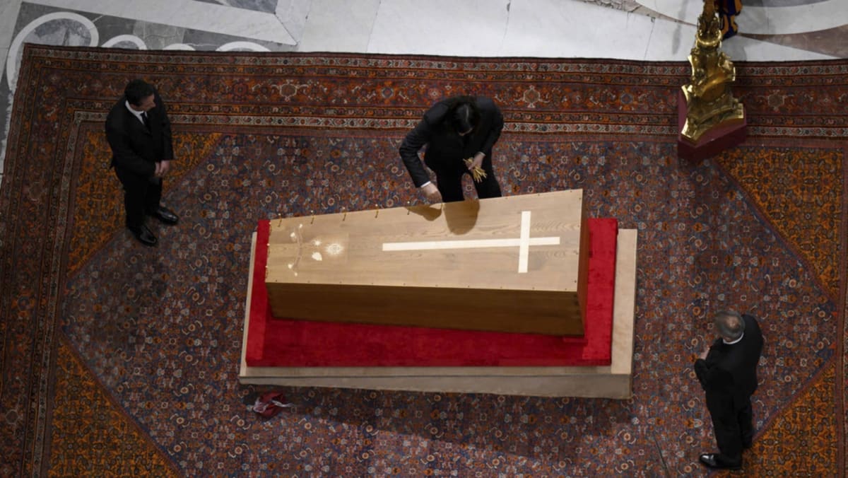 Throngs of mourners pay respects to Pope Francis in final hours of lying-in-state