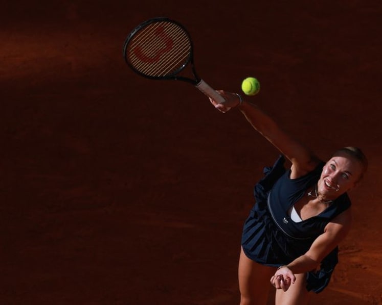 Holder Gauff joins big-name exodus, Sabalenka solid at French Open