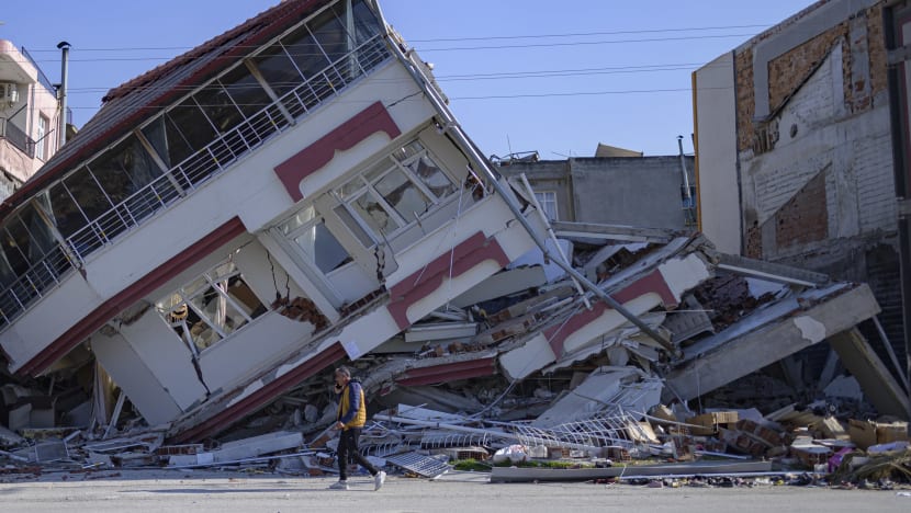 Lebih 84,000 bangunan musnah dalam gempa Turki Lebih 84,000 bangunan musnah dalam gempa Turki