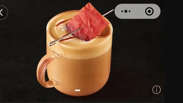 中国星巴克推出龙年限定品 “红烧肉拿铁”放猪肉脯