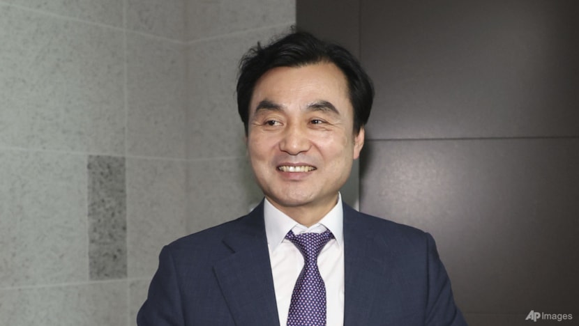 South Korea gets first civilian defence minister in 60 years South Korea gets first civilian defence minister in 60 years