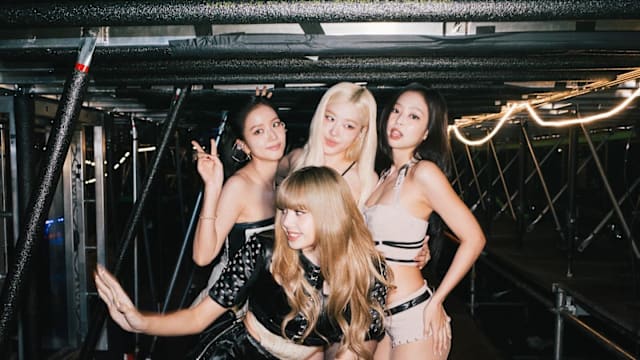 Jennie露“胸器”、Lisa秀蜜臀，BLACKPINK演唱会还能加辣吗？