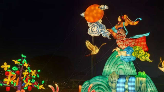 秋临湖畔-2024裕廊湖灯会 星期天登场