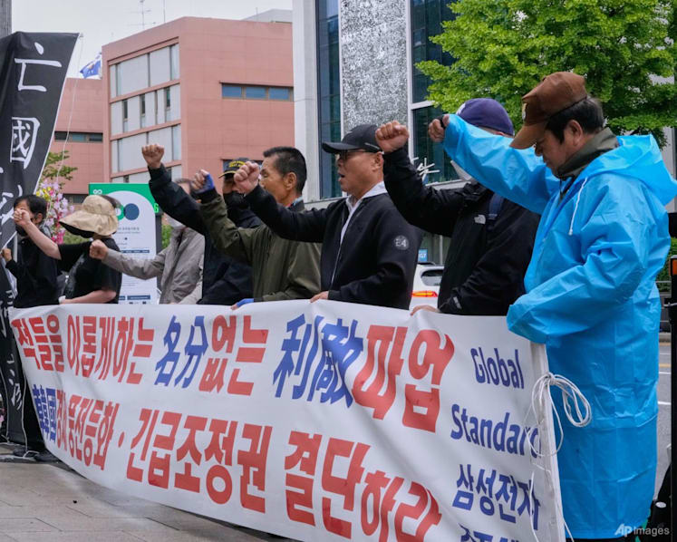 Samsung shareholders vow legal action over tentative union deal