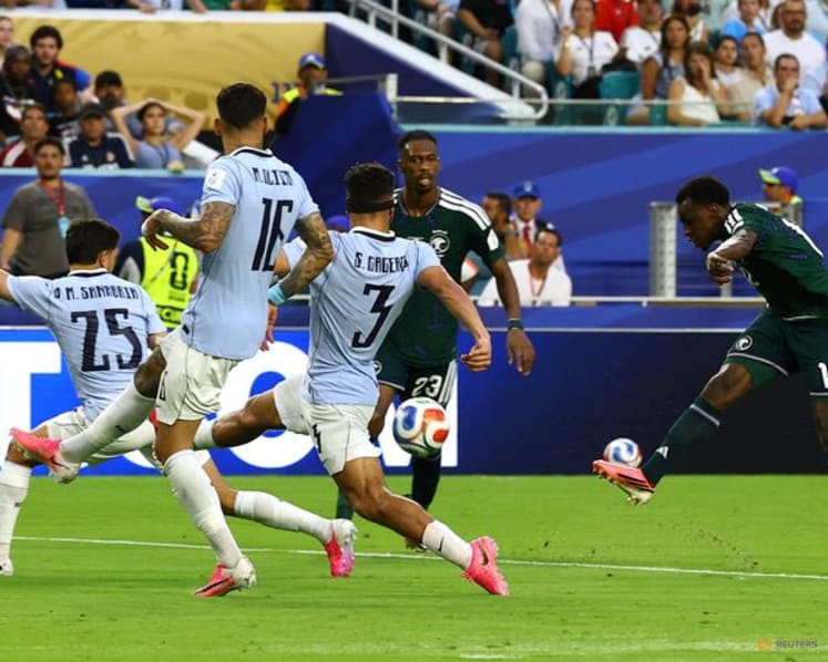 Araujo equaliser saves Uruguay's blushes in draw with Saudis