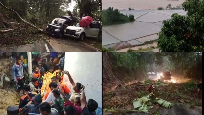 Dua wilayah Indonesia dilanda banjir; empat maut akibat tanah runtuh Dua wilayah Indonesia dilanda banjir; empat maut akibat tanah runtuh