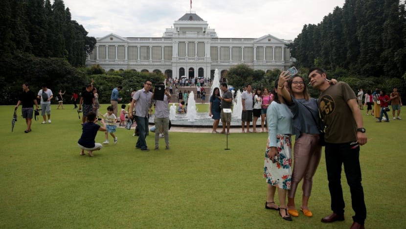Despite the rain, more than 11,300 throng Istana Open House