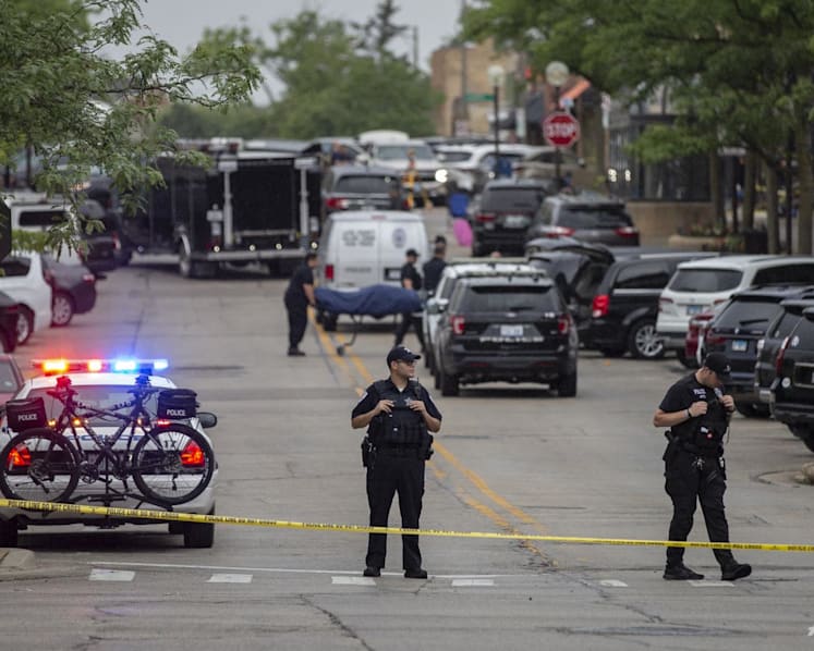 At least 6 dead in shooting at Independence Day parade in Chicago suburb