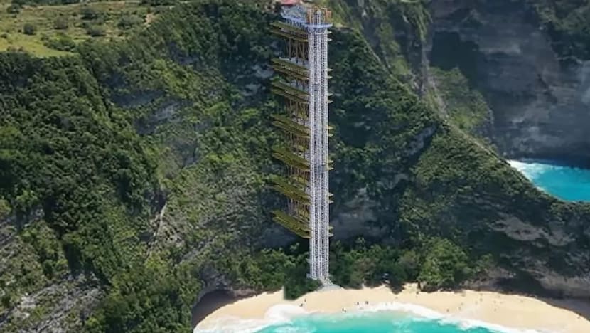 Gubernur Bali Koster: Hentikan dan bongkar lift kaca kontroversial Pantai Kelingking