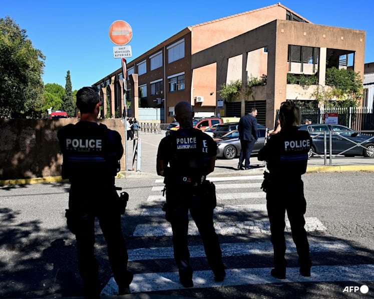 Teenager shoots headmaster, teacher at French school Teenager shoots headmaster, teacher at French school