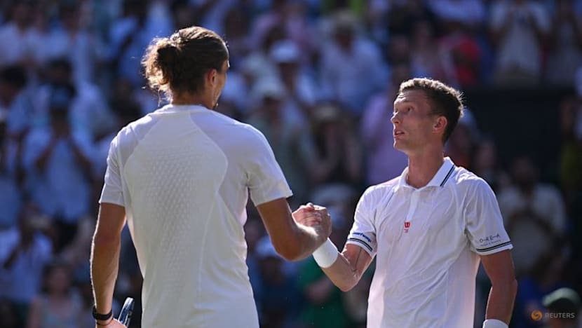 Zverev finishes off Lehecka after wobble to reach quarter-finals
