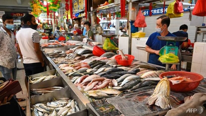 'Banyak kekeliruan' bagi pegerai, penjual ikan sedang pasar ditutup