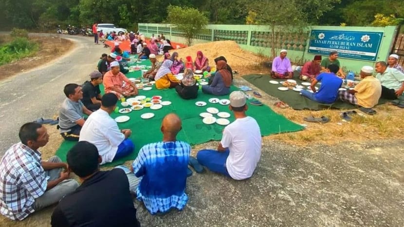 Mufti Kelantan prihatin buka puasa di tanah perkuburan langgar adab, akhlak