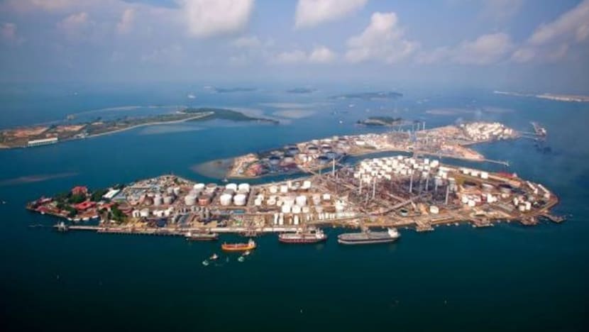 புலாவ் புக்கோமில் தீ - ஆபத்தான நிலையில் மூவர்