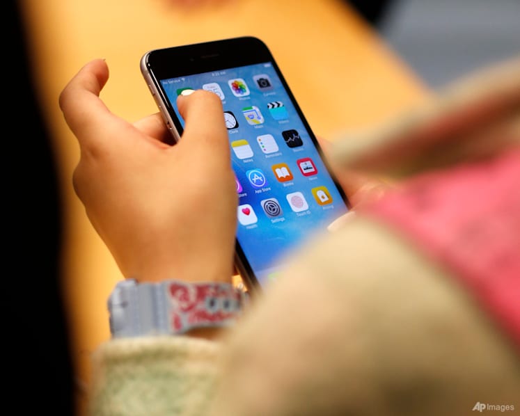 Screen use guidelines in schools: Parents must lead by example, experts say