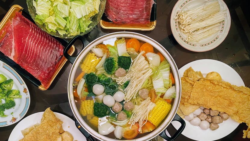 Man threw steamboat food at ‘noisy and smelly’ car with children inside, gets 7 days’ jail