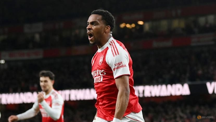 Timber header earns Arsenal crucial win over Chelsea