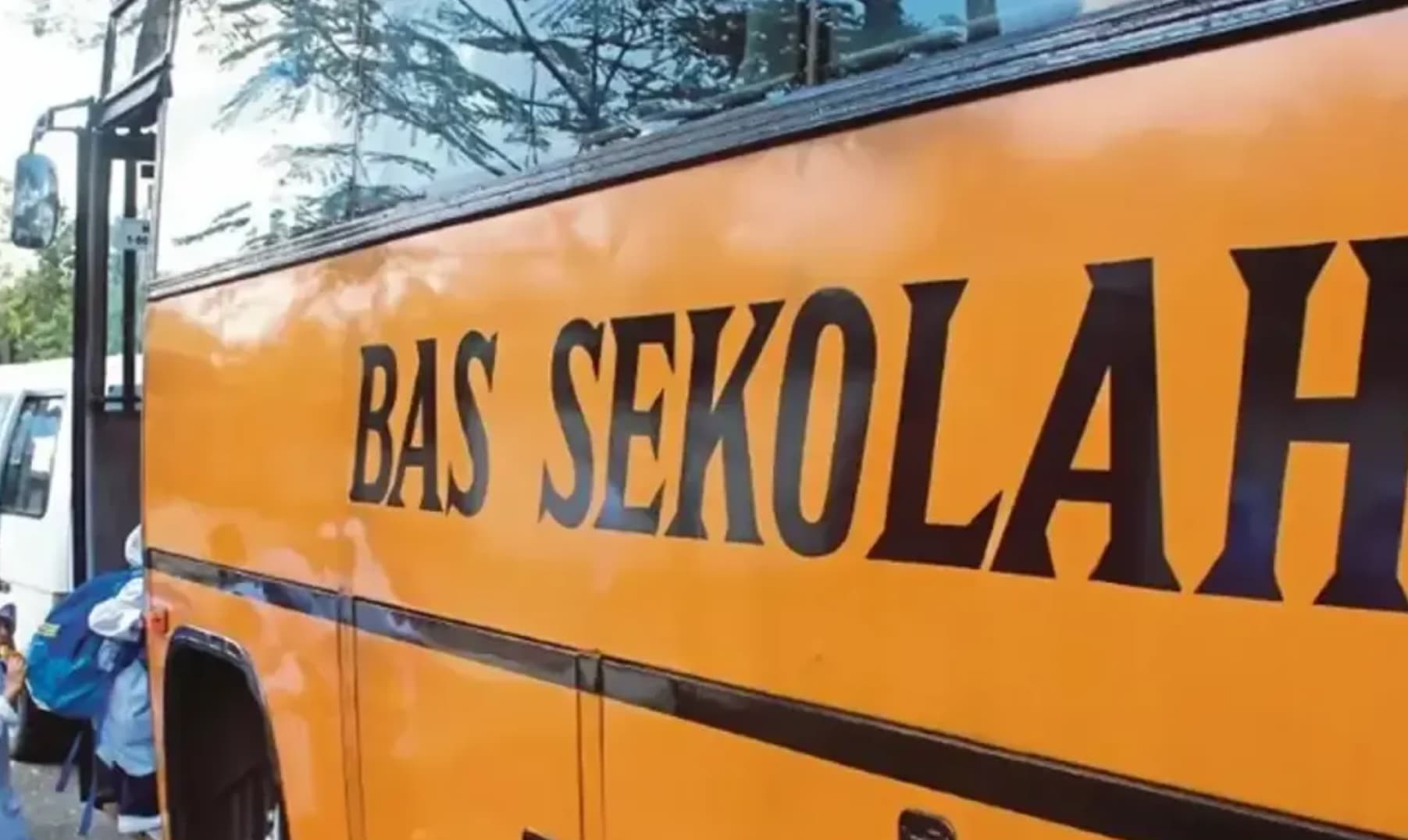 被遗留校车逾四小时马国新山五岁男童死亡- 8world, image size:1803x1076