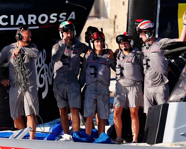 Sailing-Italy dominate to win America's Cup run-up regatta in Naples