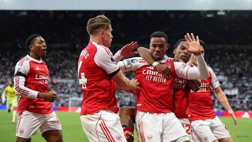 Arsenal can go top as Liverpool seek to return to winning ways at Chelsea