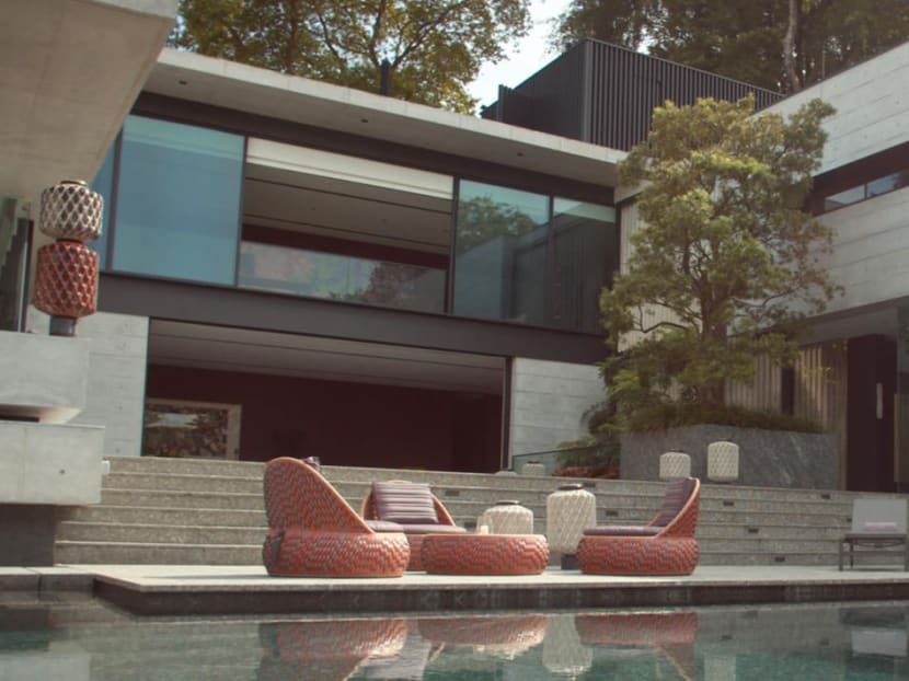 A concrete house in Singapore that 'floats' above the landscape