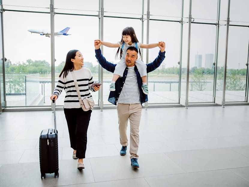 How to travel safely with children and teens