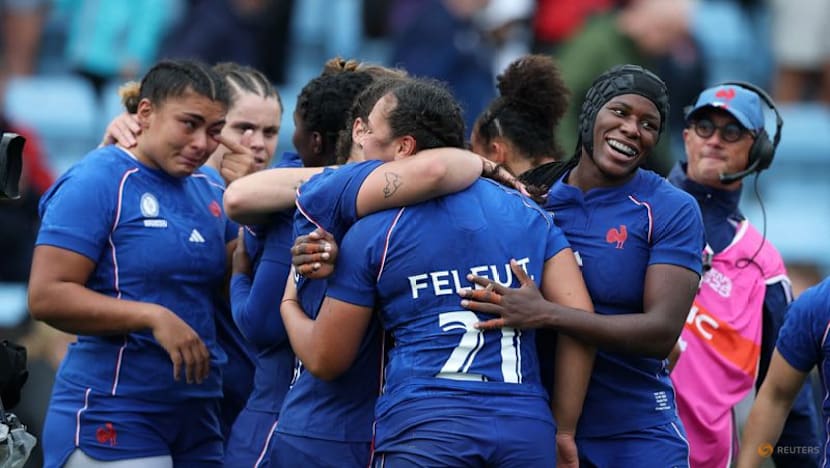 France come back from 13-point deficit to secure semi-final berth