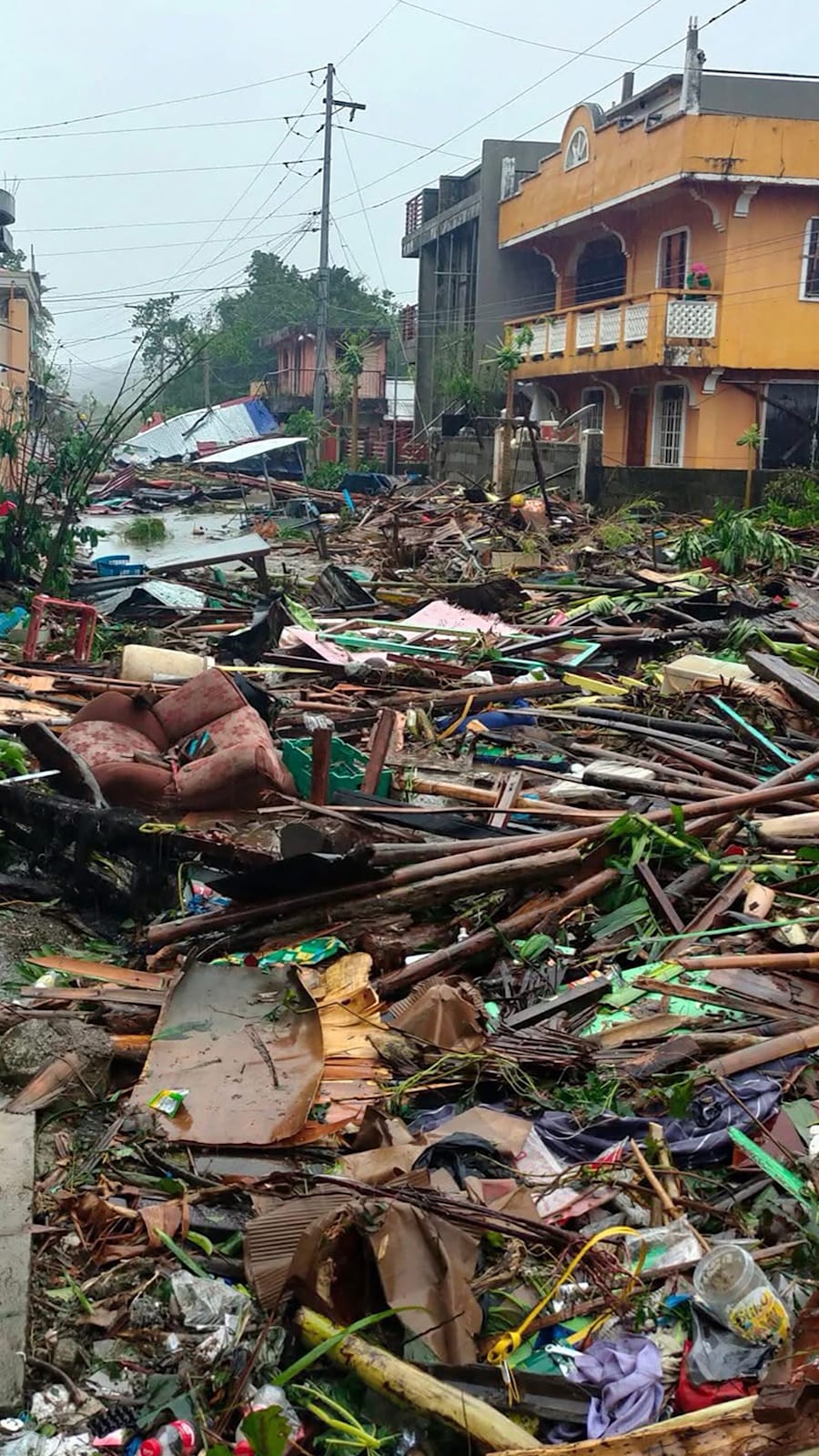 Typhoon Fung-wong displaces 1.4m in the Philippines 