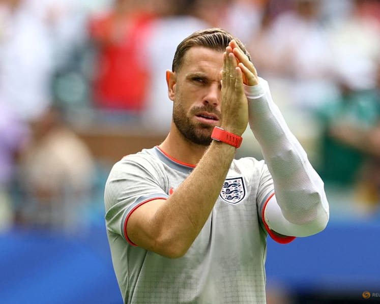 Chelsea sign England midfielder Henderson from Brentford
