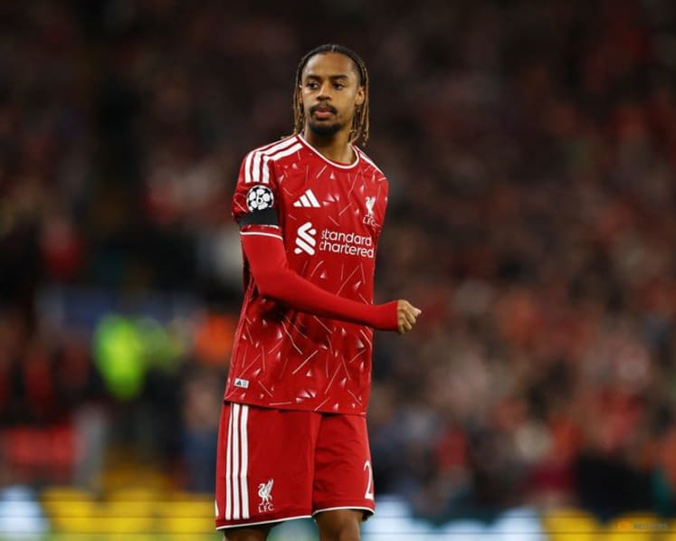Liverpool boss Iraola has 100% trust in Wirtz and Barcola