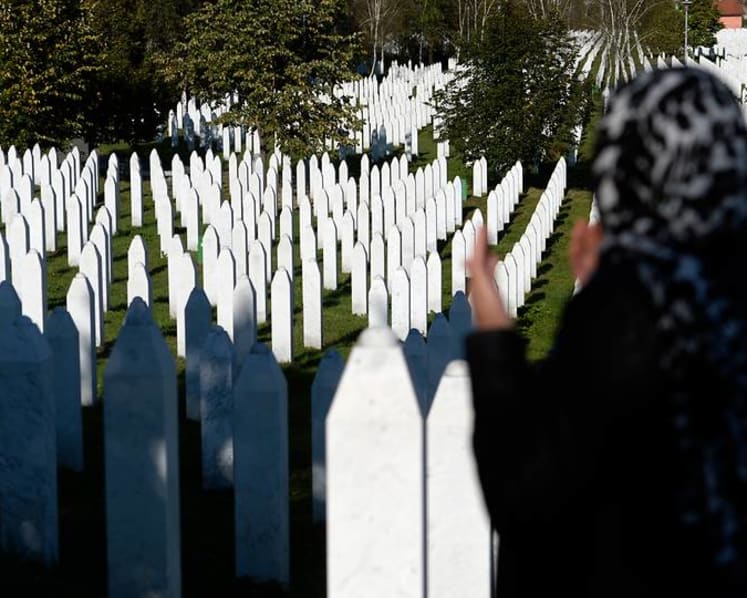 New Bosnian film on Srebrenica screened at place of massacre