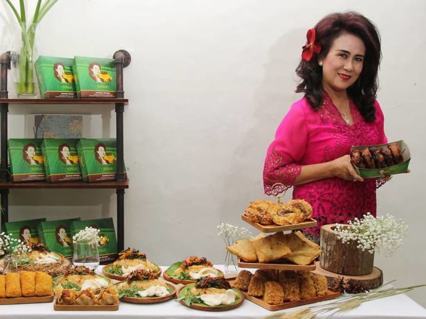 A dash of honey: Jakarta's 'burnt' banana fritters a sought-after comfort food