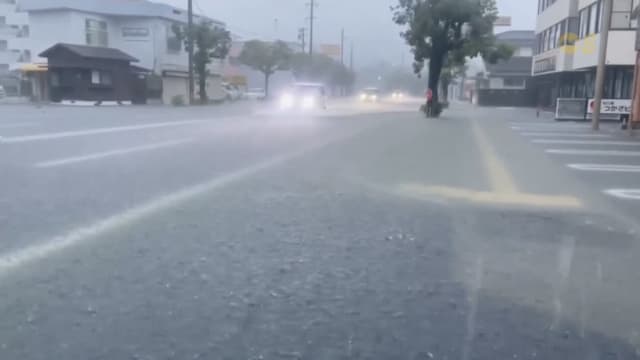 日本九州暴雨造成大范围洪水和山体滑坡 四人失踪数百万居民撤离家园