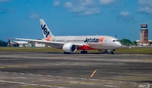 Live: More than 500 people to lose jobs as Jetstar Asia closes 