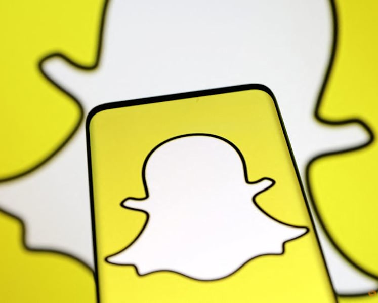 Snap's revenue growth slowest in over a year as competition, ad platform glitch hurt (Aug 5)