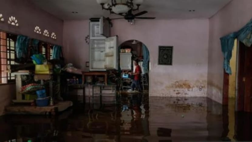 Banjir di Johor semakin surut; Batu Pahat, Segamat dan Muar masih terjejas Banjir di Johor semakin surut; Batu Pahat, Segamat dan Muar masih terjejas