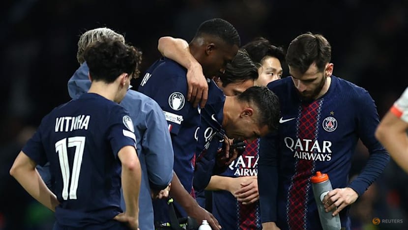 Diaz shines and sees red as Bayern beat PSG in Champions League