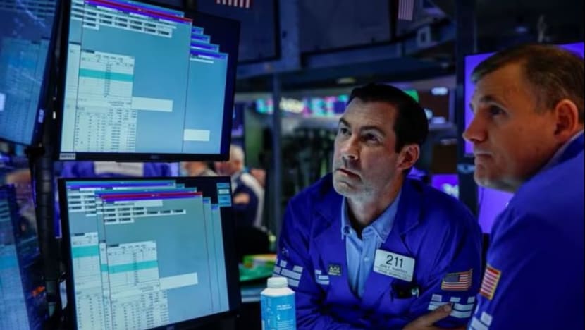Saham global susut selepas Rizab Persekutuan Amerika naikkan kadar faedah, beri isyarat kenaikan lanjut