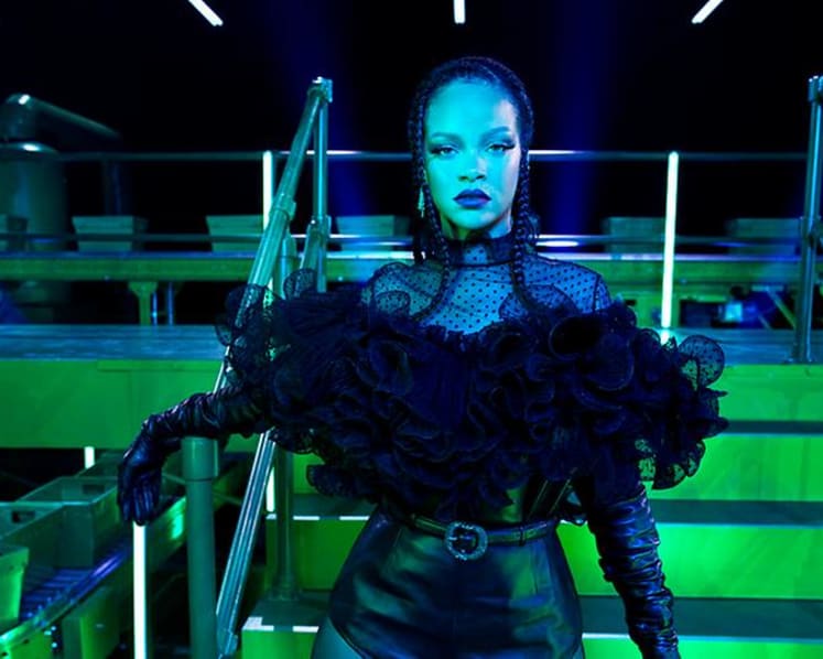Rihanna apologises for 'careless mistake' using song with Islamic verse in lingerie show