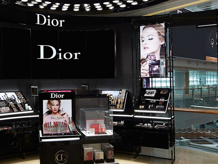 6 Things To Buy And Do At The Shilla Duty Free Stores &mdash; Including Stalk K-Pop Oppas