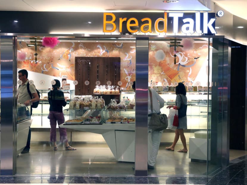 BreadTalk on Tuesday (Nov 5) became the latest retailer in Singapore to introduce measures to reduce the use of plastic carriers. BreadTalk on Tuesday (Nov 5) became the latest retailer in Singapore to introduce measures to reduce the use of plastic carriers.