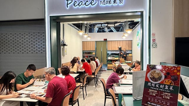 下雨无阻食肆生意 大多数摊贩新年起价不超过一元