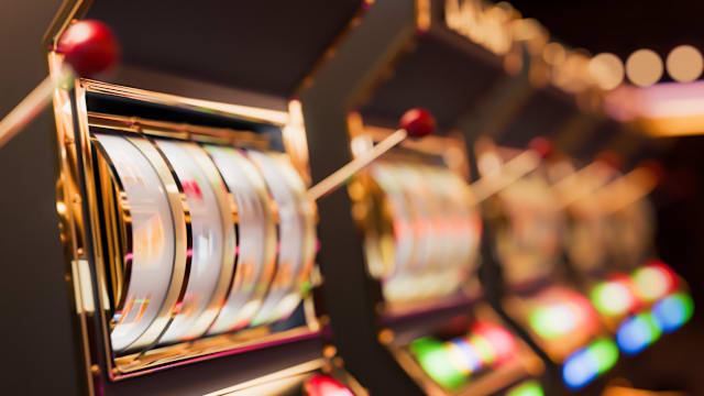 被指在多点欺诈美国人 美国制裁柬国参议员及关联人 