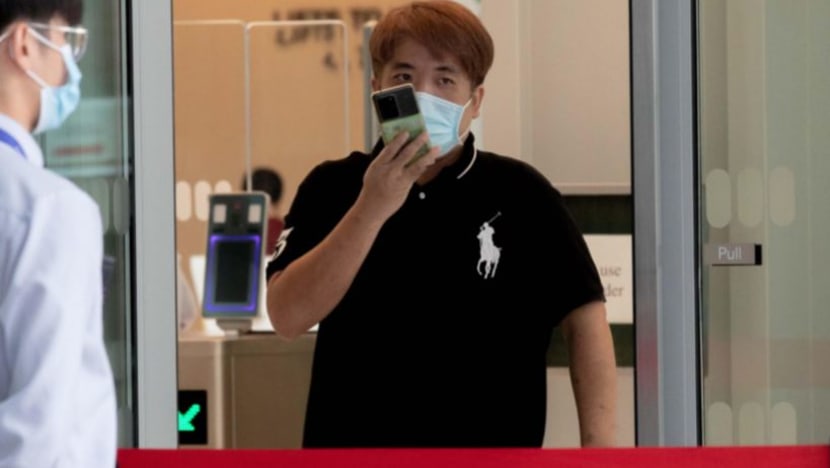 Lelaki dijel 23 minggu; menyamar sebagai pegawai ICA untuk terima wang, layanan seks dari tukang urut 