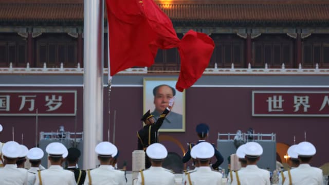 五眼联盟：中国继续招募西方军事人员训练人民解放军