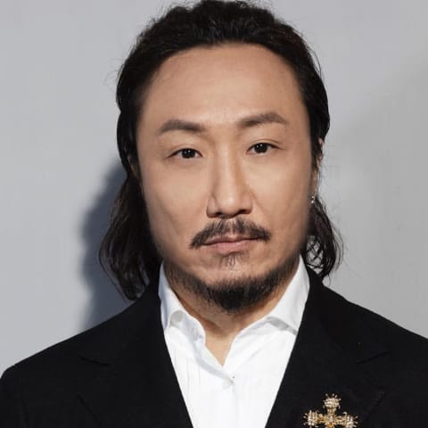 郑中基离婚内幕曝光:赡养费低估惹祸,余思敏坚持法庭对决解决